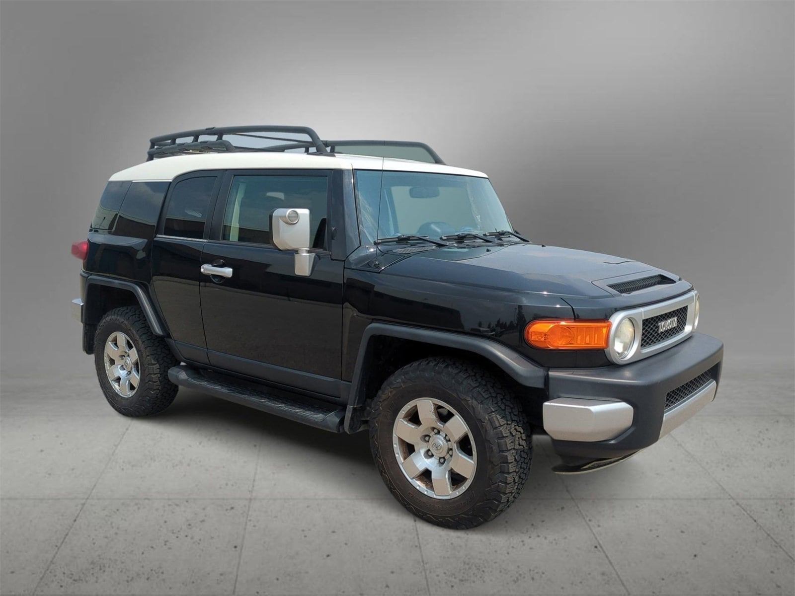 Thumbnail: 2007 Toyota FJ Cruiser - 2