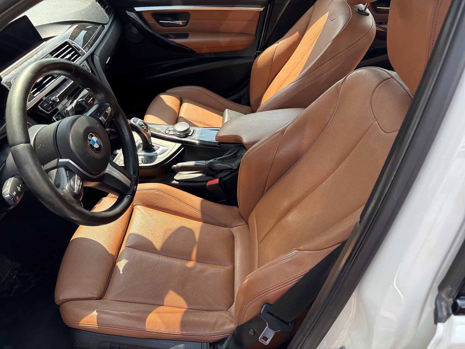 Thumbnail: 2016 BMW 3 Series - 10