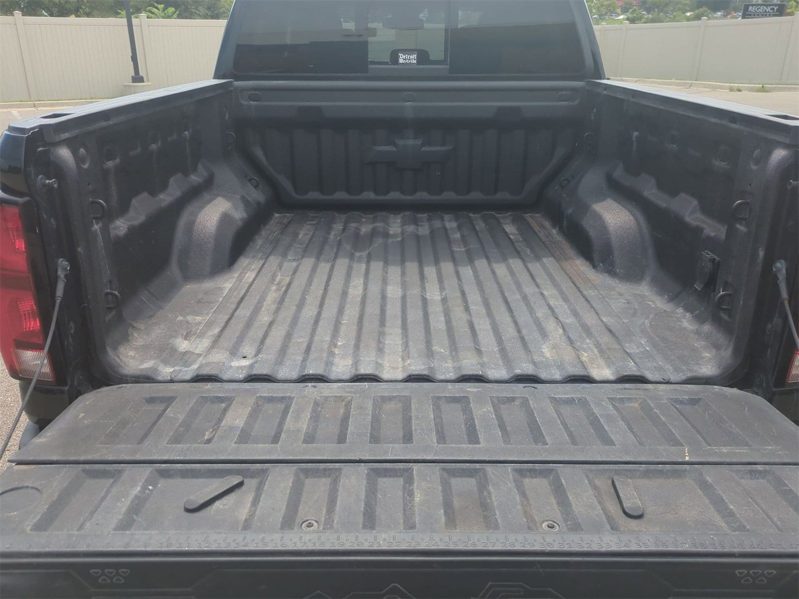 Thumbnail: 2023 Chevrolet Colorado - 36