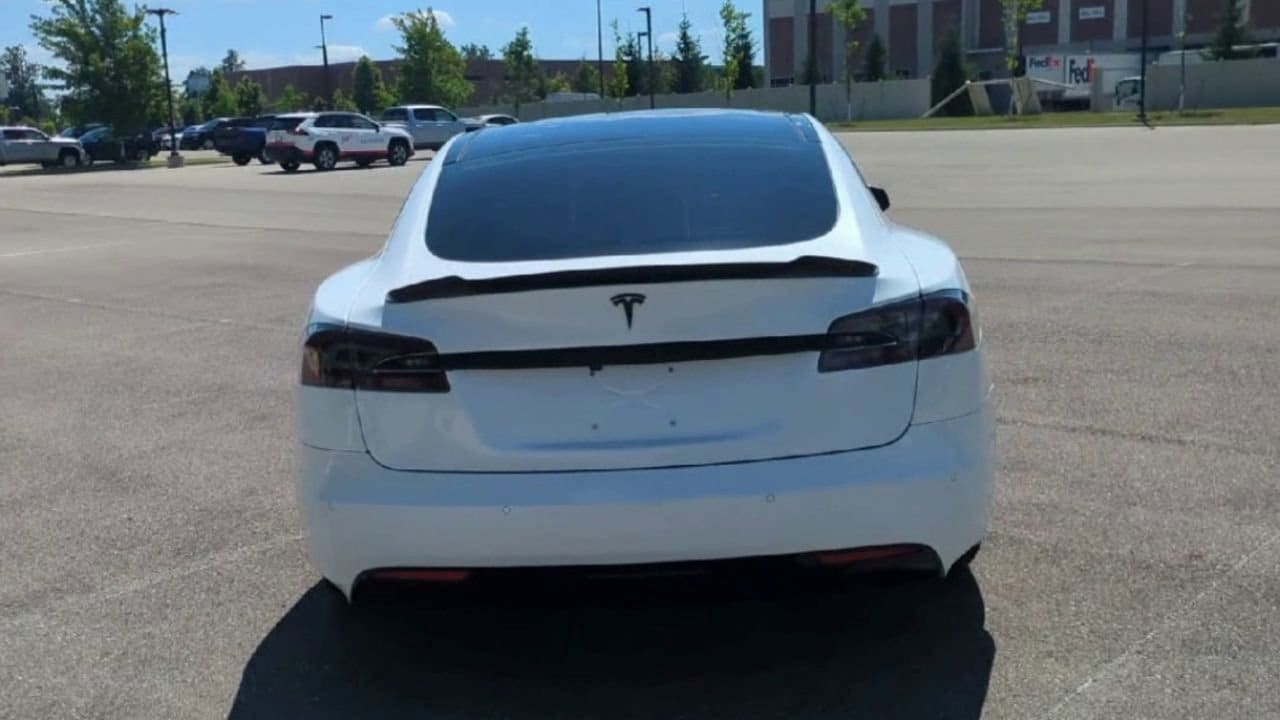 Thumbnail: 2016 Tesla Model S - 7
