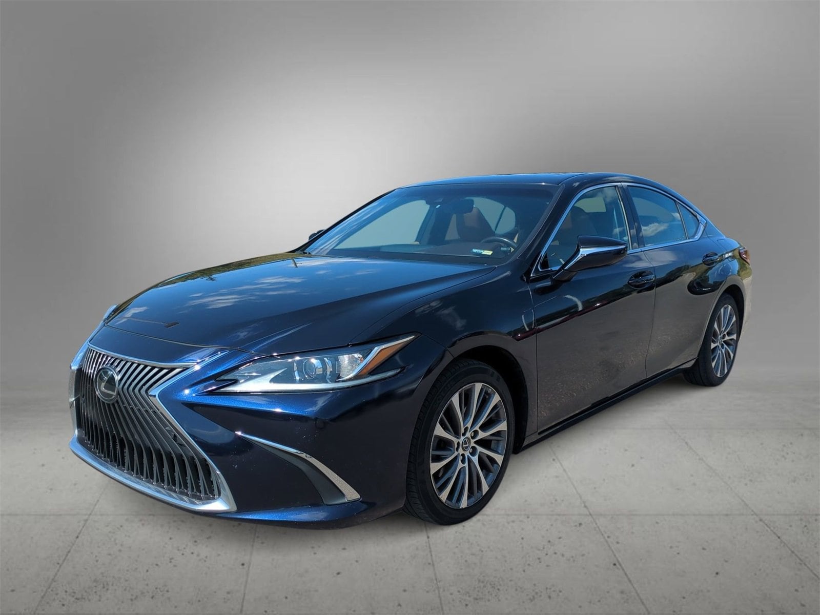 Thumbnail: 2019 Lexus ES - 4