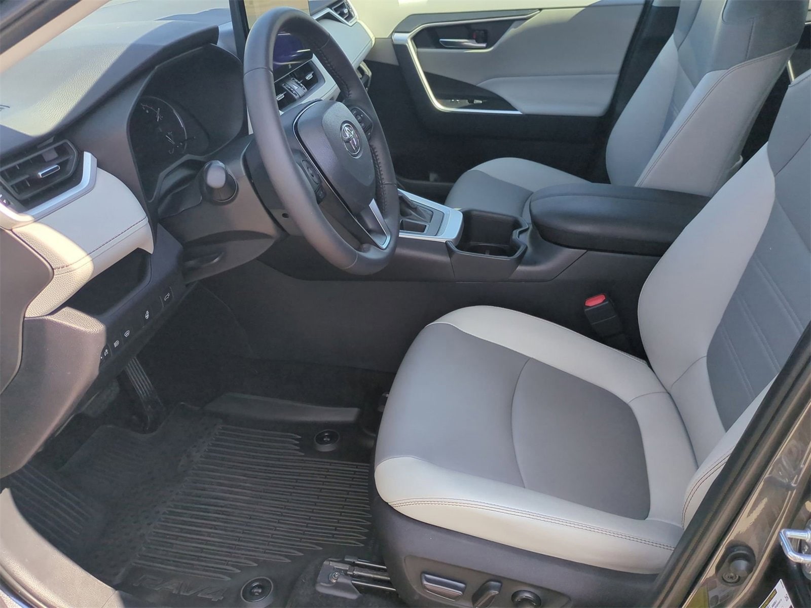 Thumbnail: 2024 Toyota RAV4 - 16