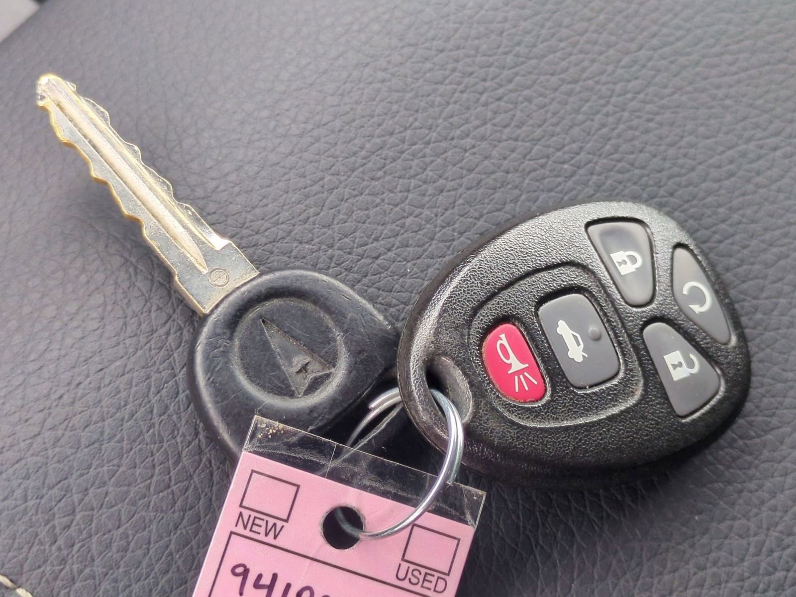 Thumbnail: 2009 Pontiac G6 - 31