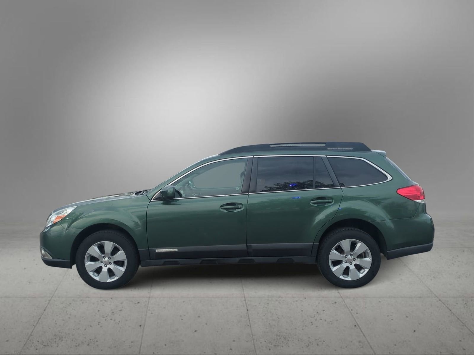 Thumbnail: 2010 Subaru Outback - 5