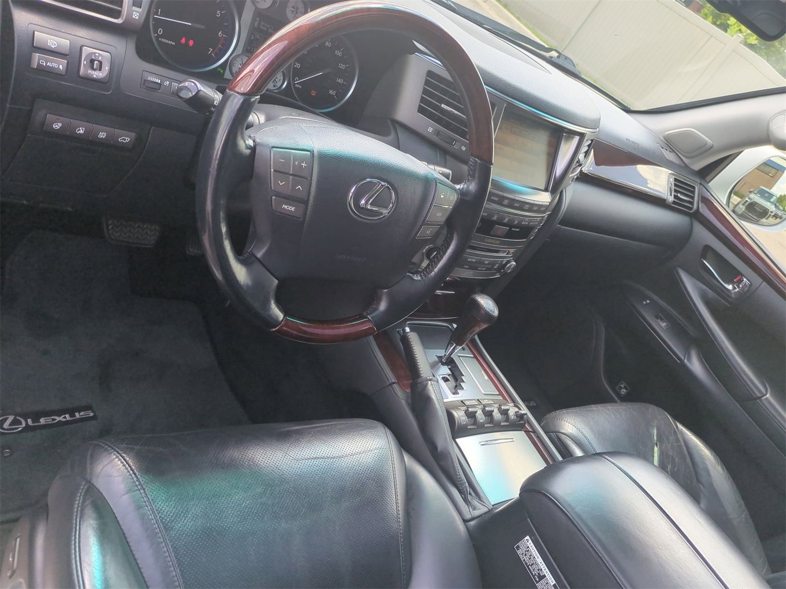 Thumbnail: 2011 Lexus LX - 10