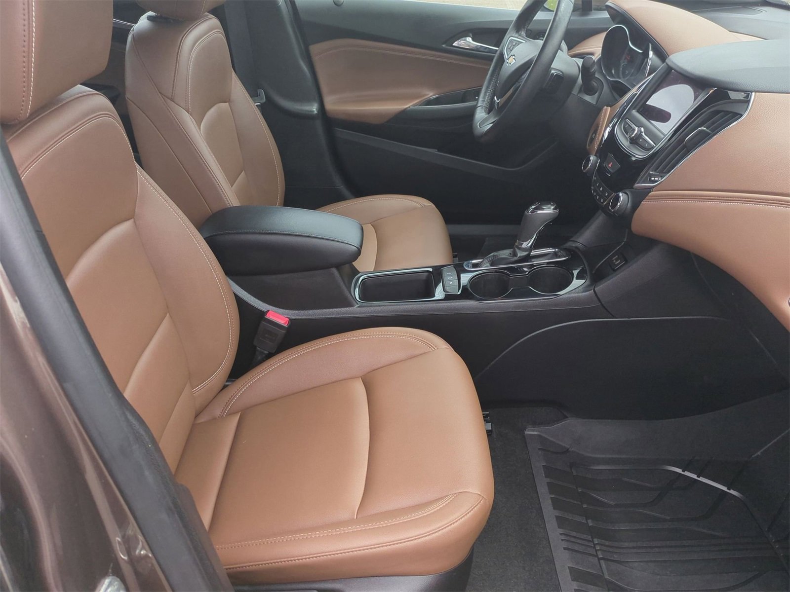Thumbnail: 2019 Chevrolet Cruze - 21
