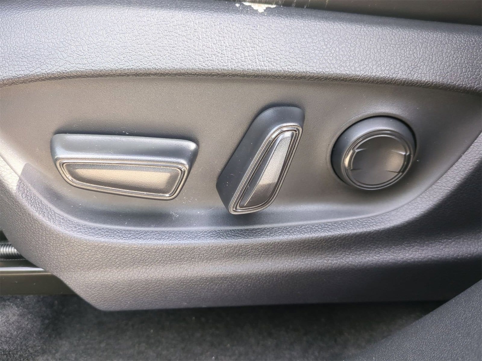 Thumbnail: 2026 Toyota bZ - 17