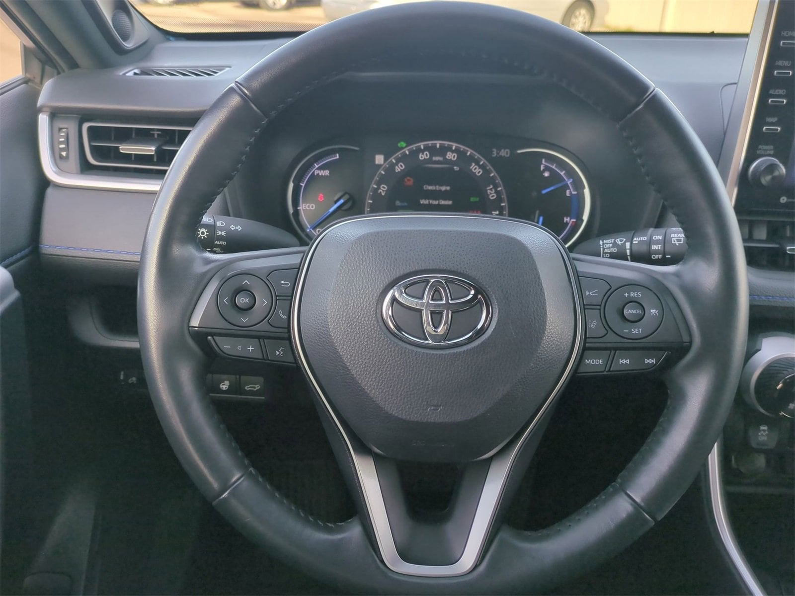 Thumbnail: 2022 Toyota RAV4 - 24