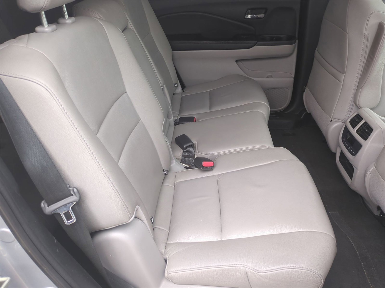 Thumbnail: 2018 Honda Pilot - 21