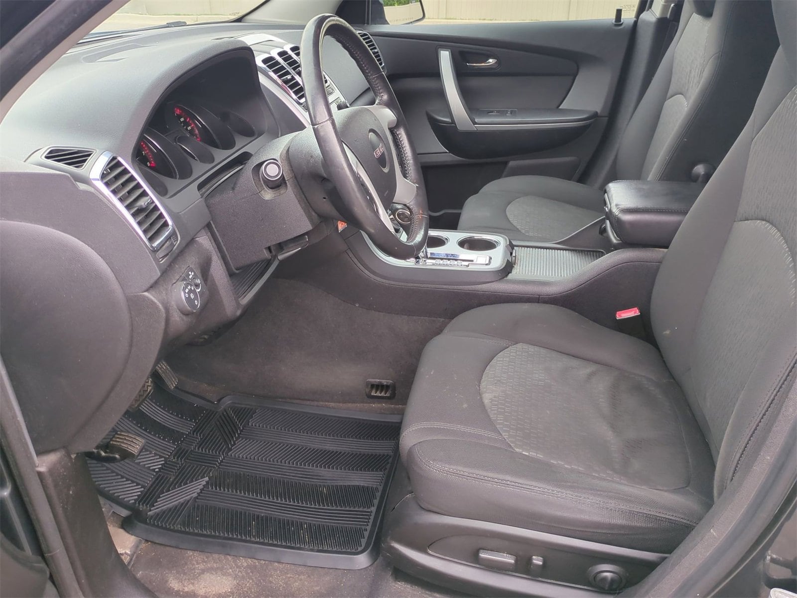 Thumbnail: 2012 GMC Acadia - 16