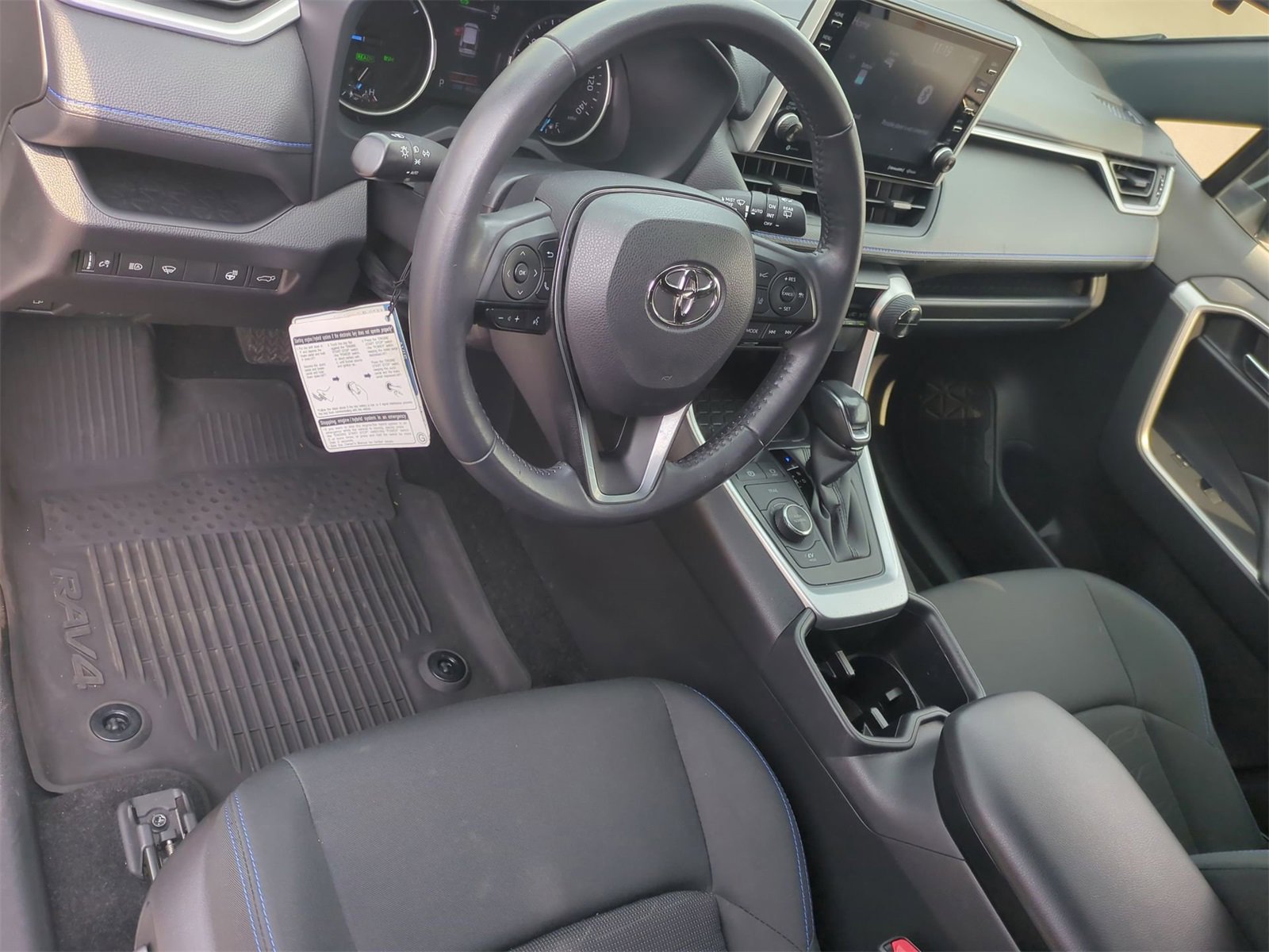 Thumbnail: 2022 Toyota RAV4 - 10