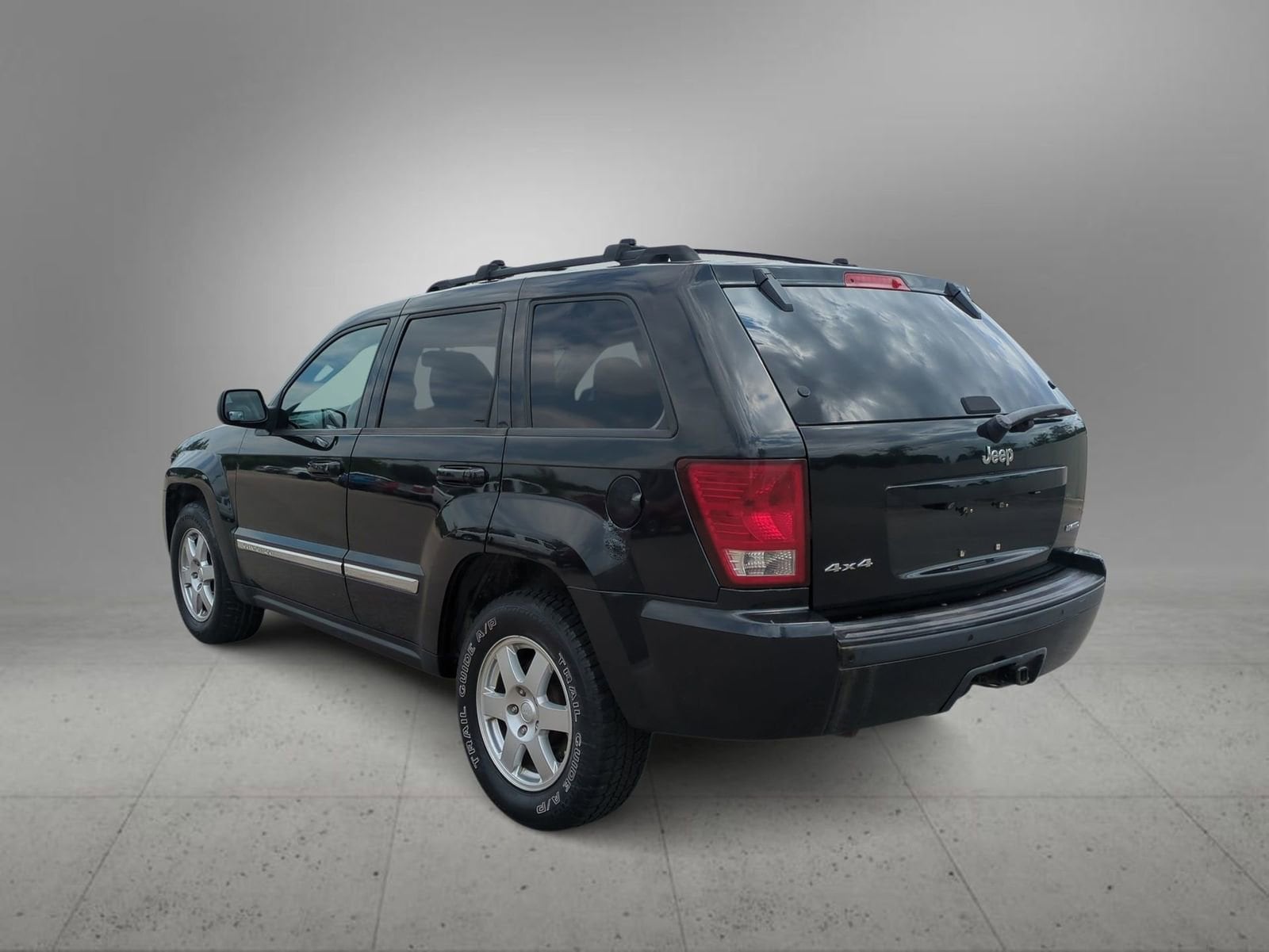 Thumbnail: 2010 Jeep Grand Cherokee - 6