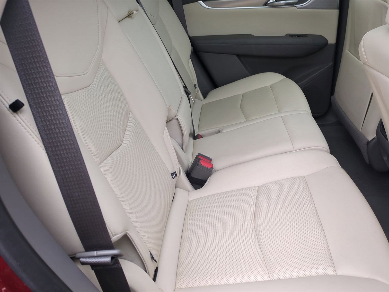 Thumbnail: 2022 Cadillac XT5 - 21