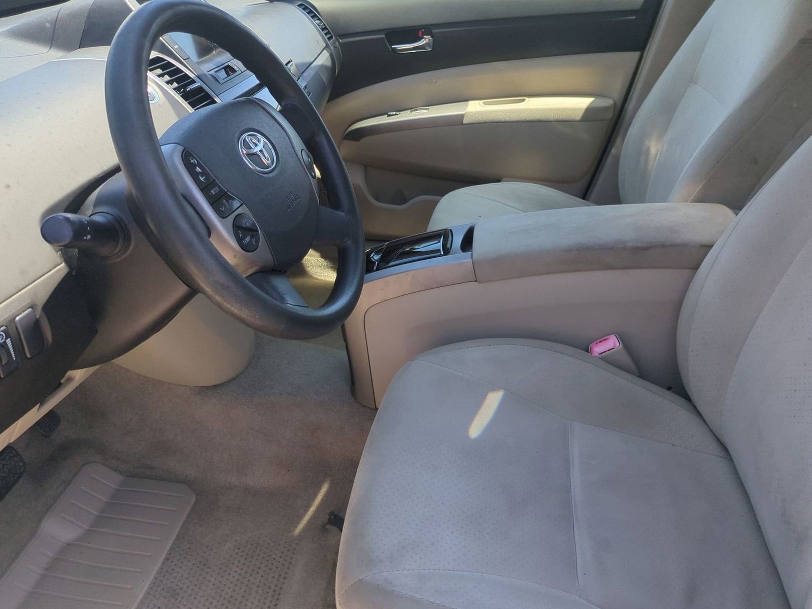 Thumbnail: 2005 Toyota Prius - 16
