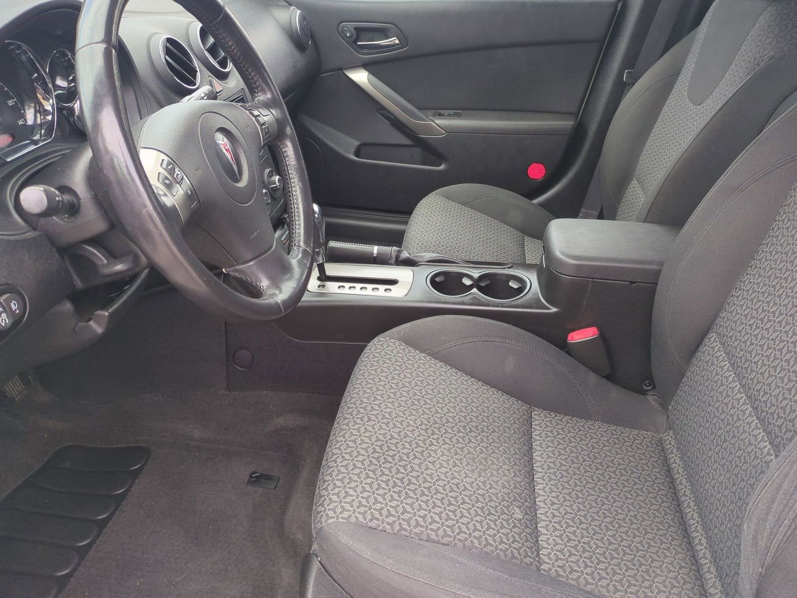 Thumbnail: 2009 Pontiac G6 - 16