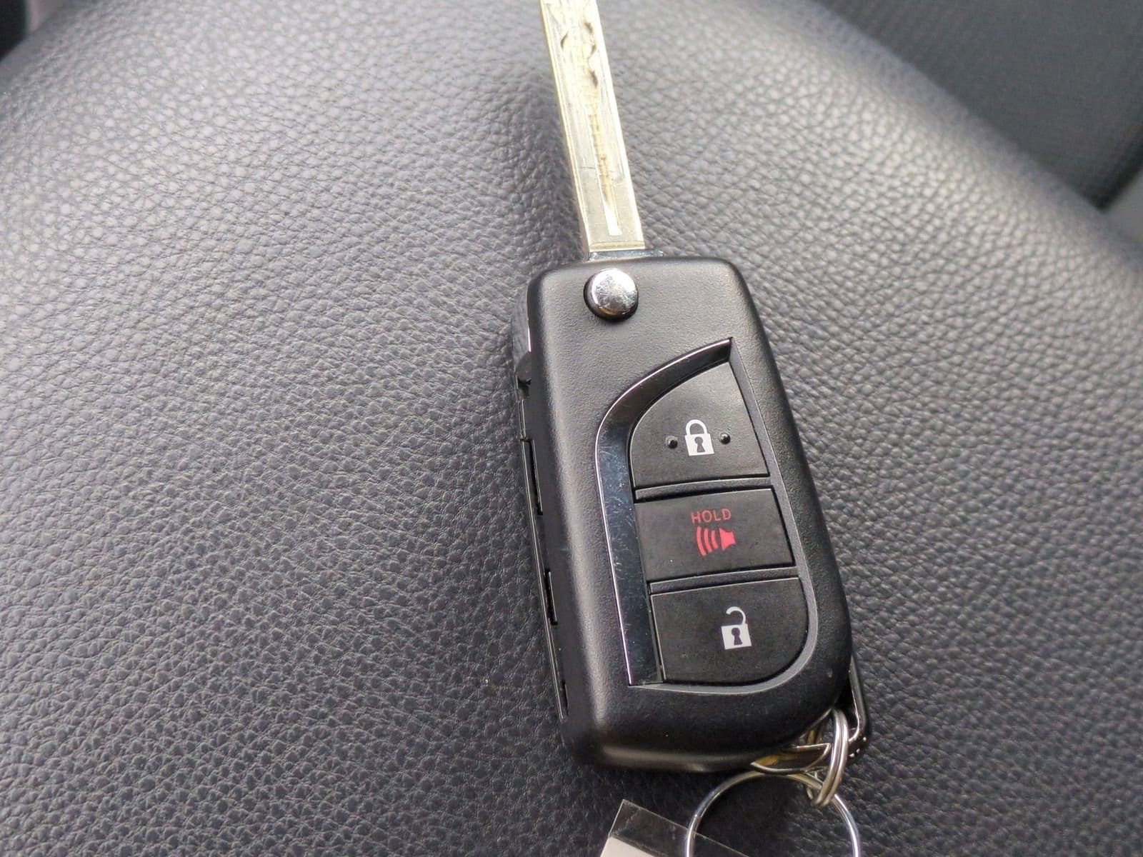 Thumbnail: 2023 Toyota RAV4 - 32