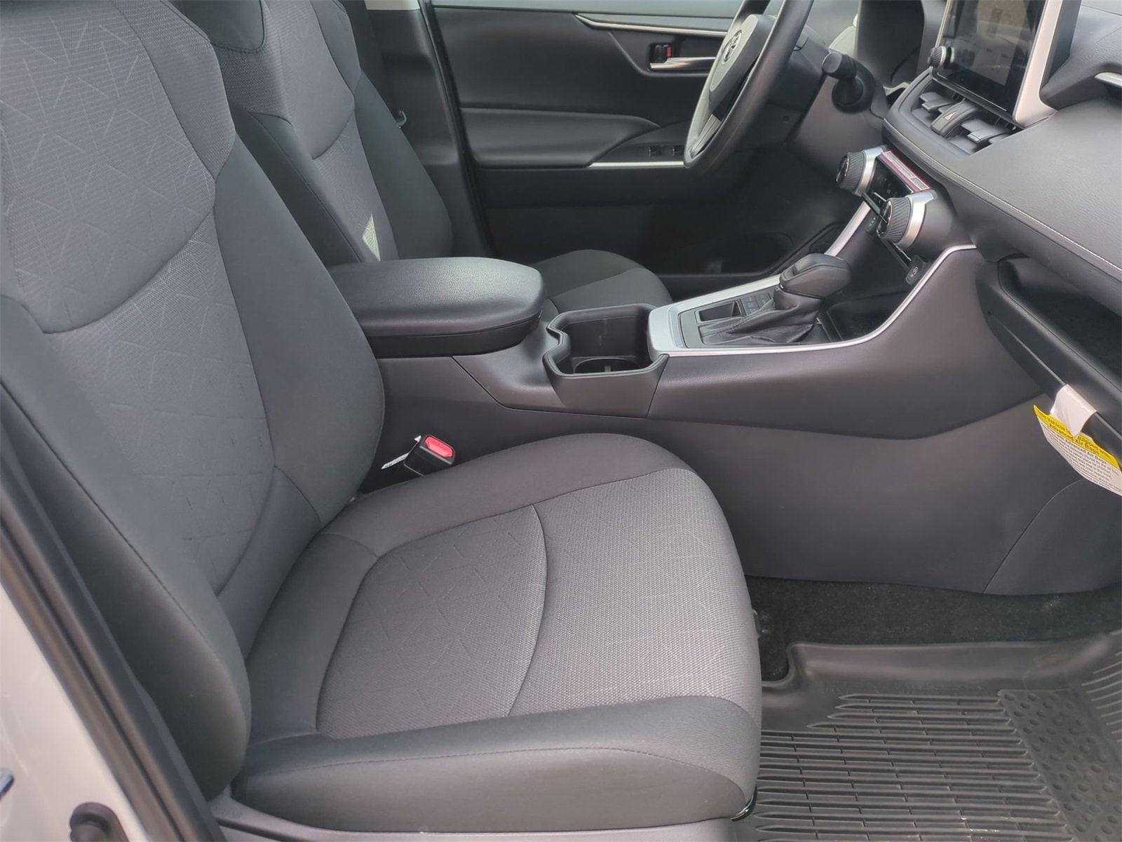 Thumbnail: 2024 Toyota RAV4 - 21