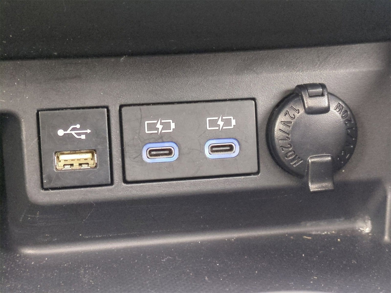 Thumbnail: 2022 Toyota Highlander - 32