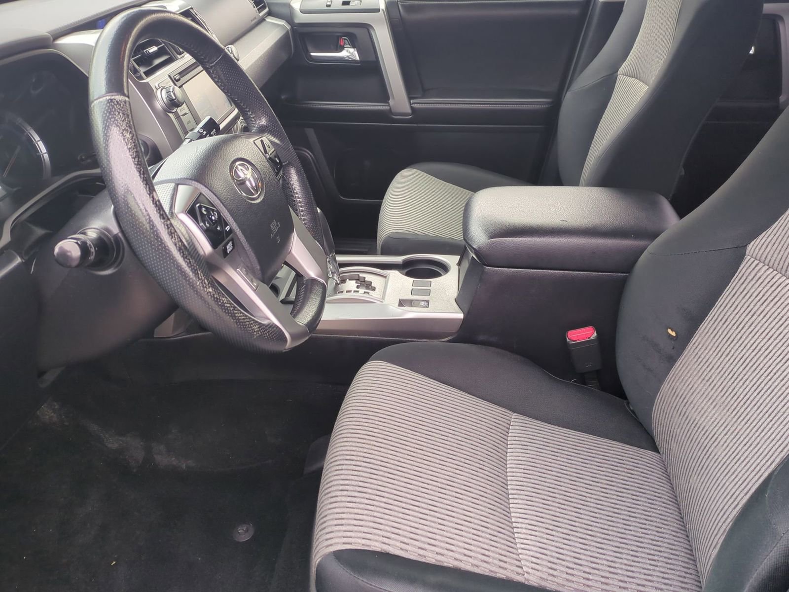 Thumbnail: 2015 Toyota 4Runner - 16