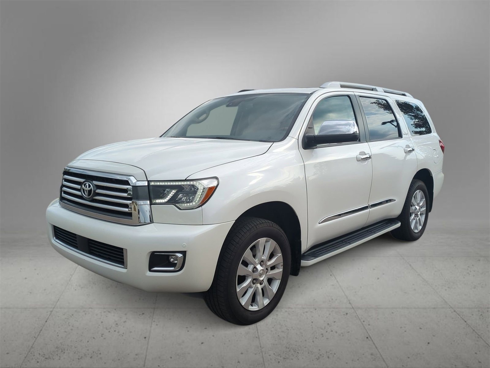 2021 Toyota Sequoia Platinum photo 4