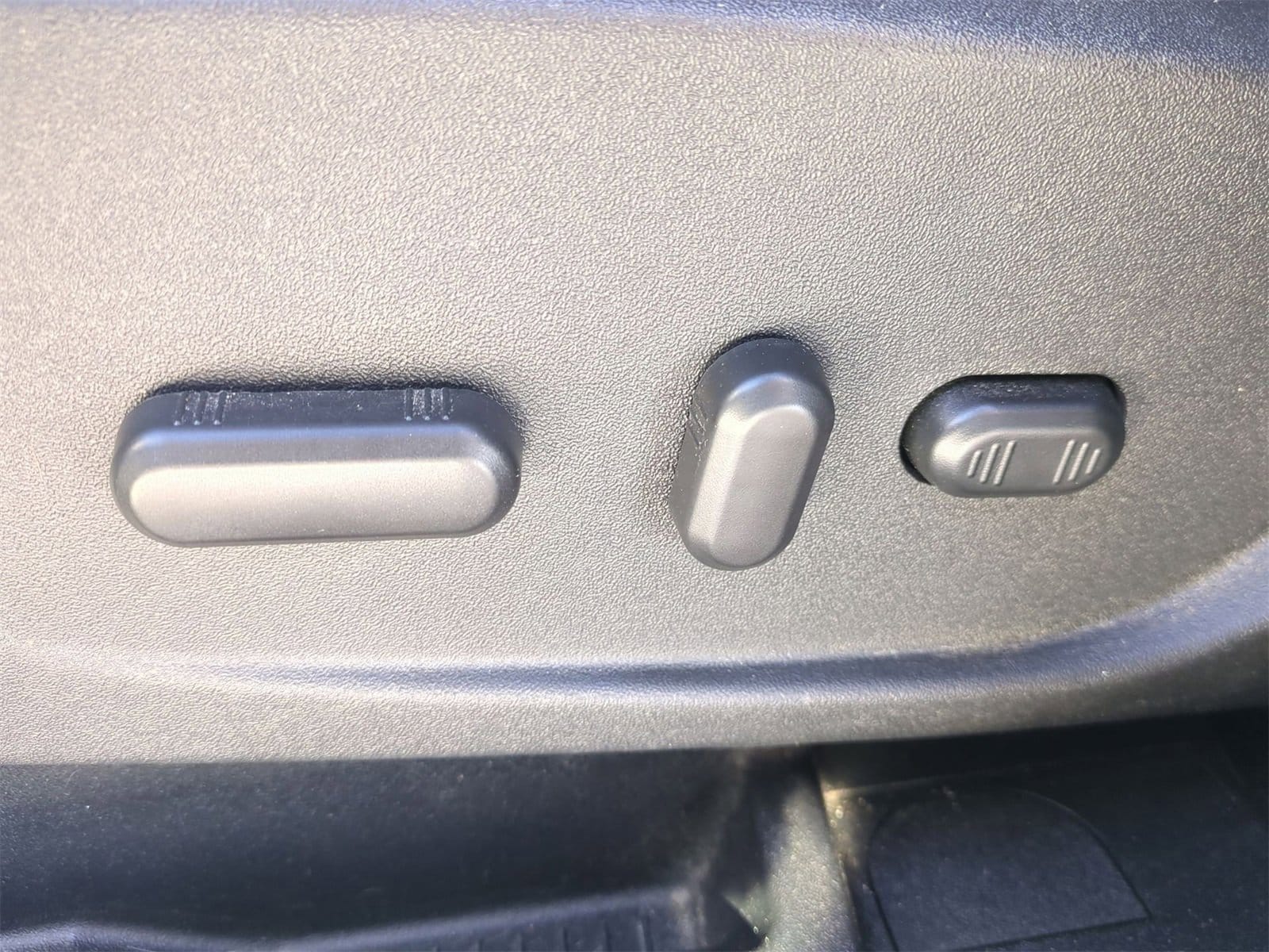 Thumbnail: 2018 Ford Escape - 17