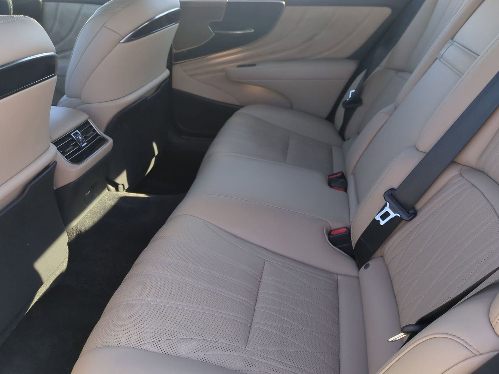 Thumbnail: 2021 Lexus LS - 20