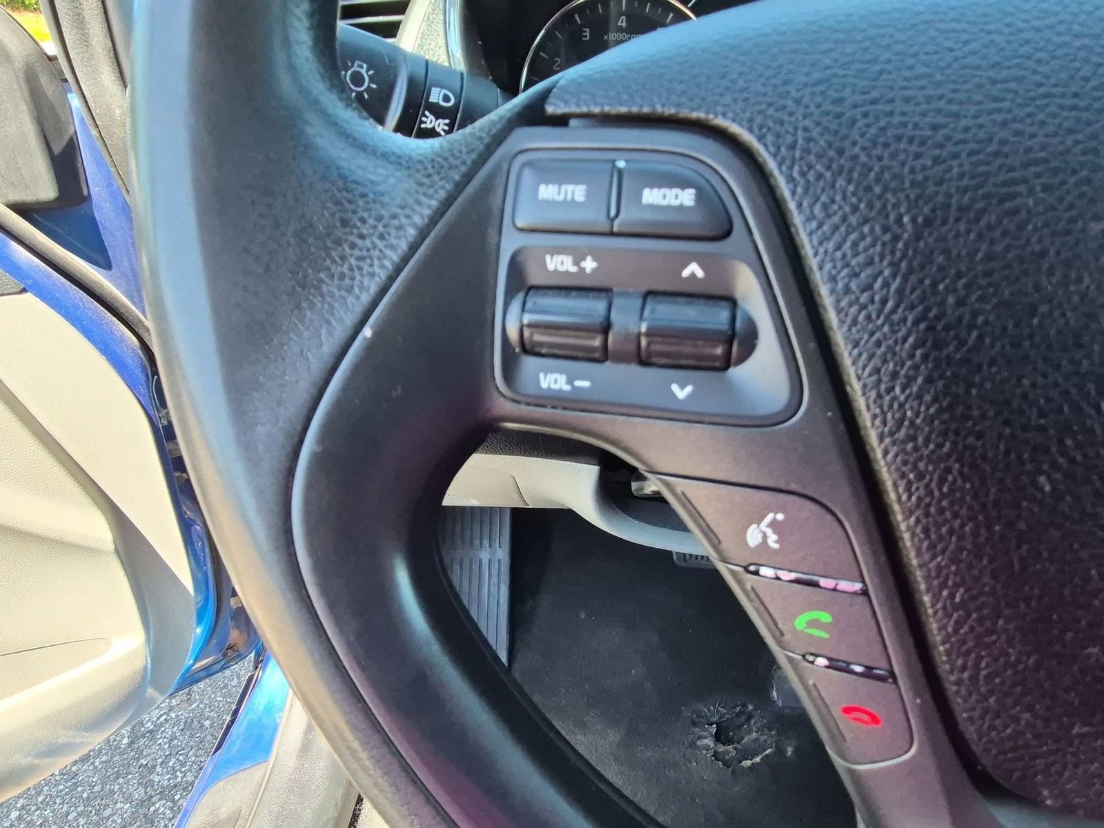 Thumbnail: 2015 Kia Forte - 22