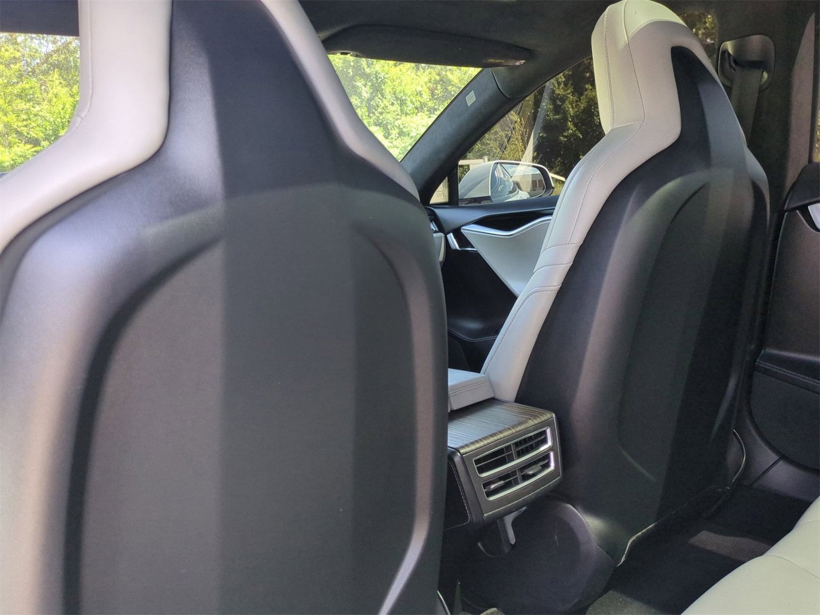 Thumbnail: 2016 Tesla Model S - 17