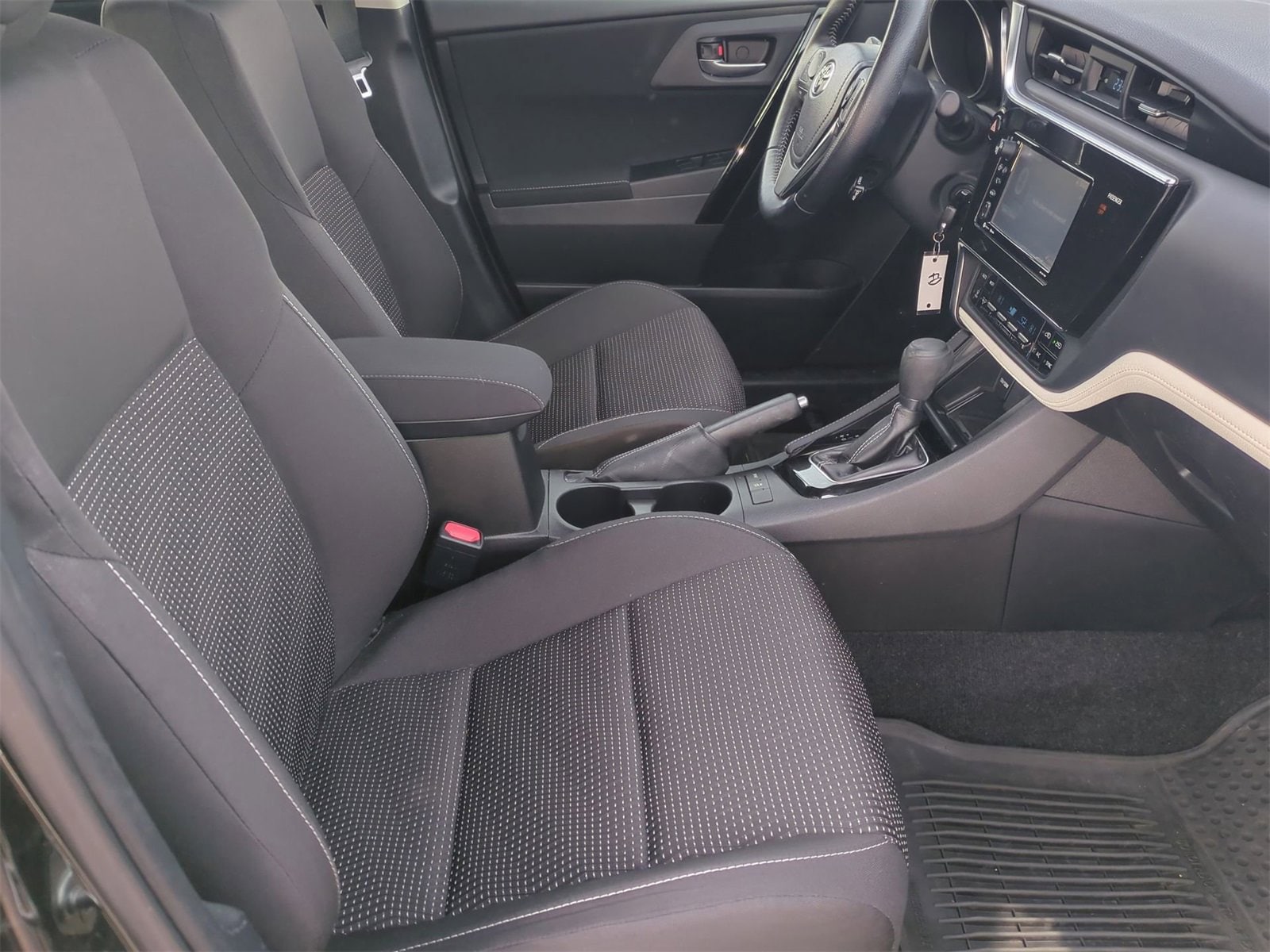 Thumbnail: 2018 Toyota Corolla iM - 21