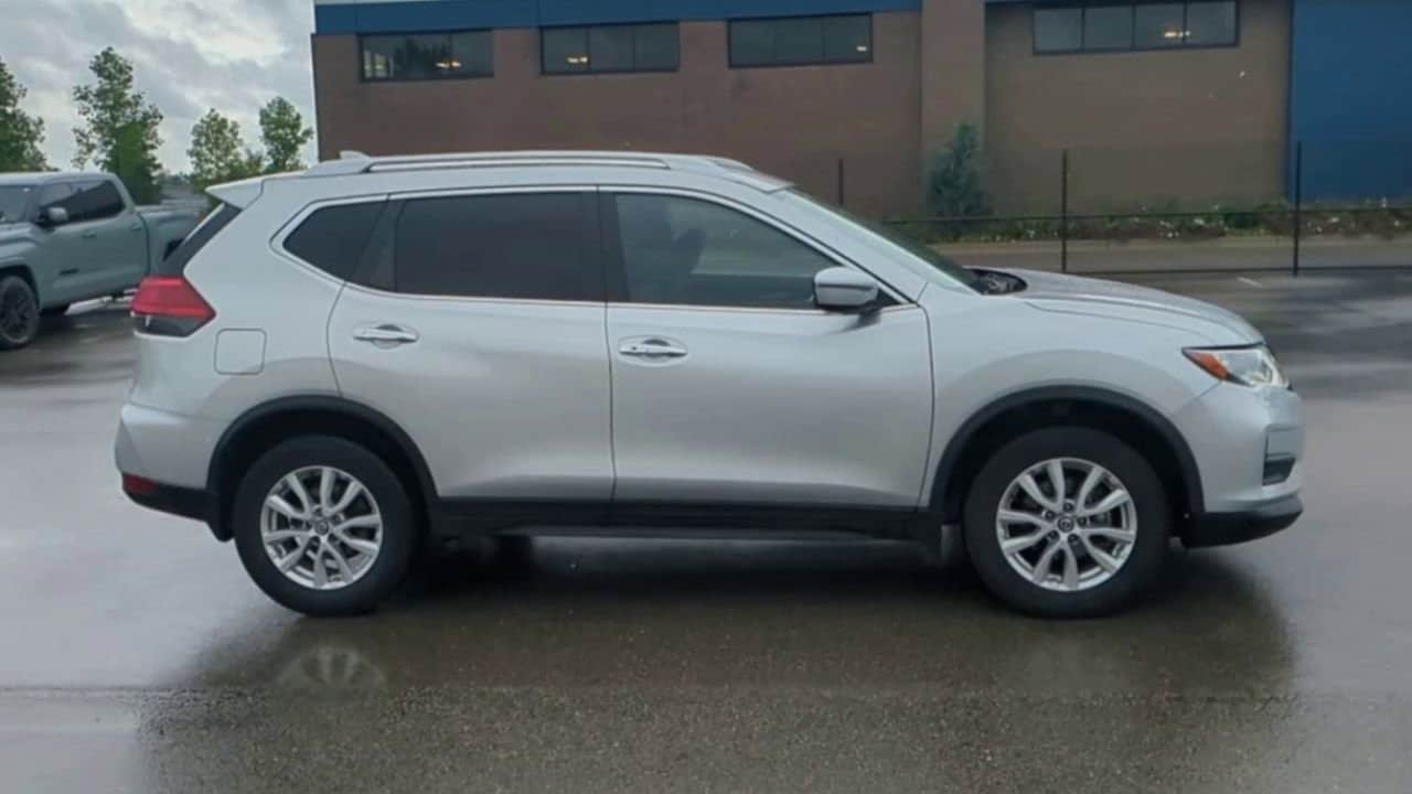Thumbnail: 2017 Nissan Rogue - 9