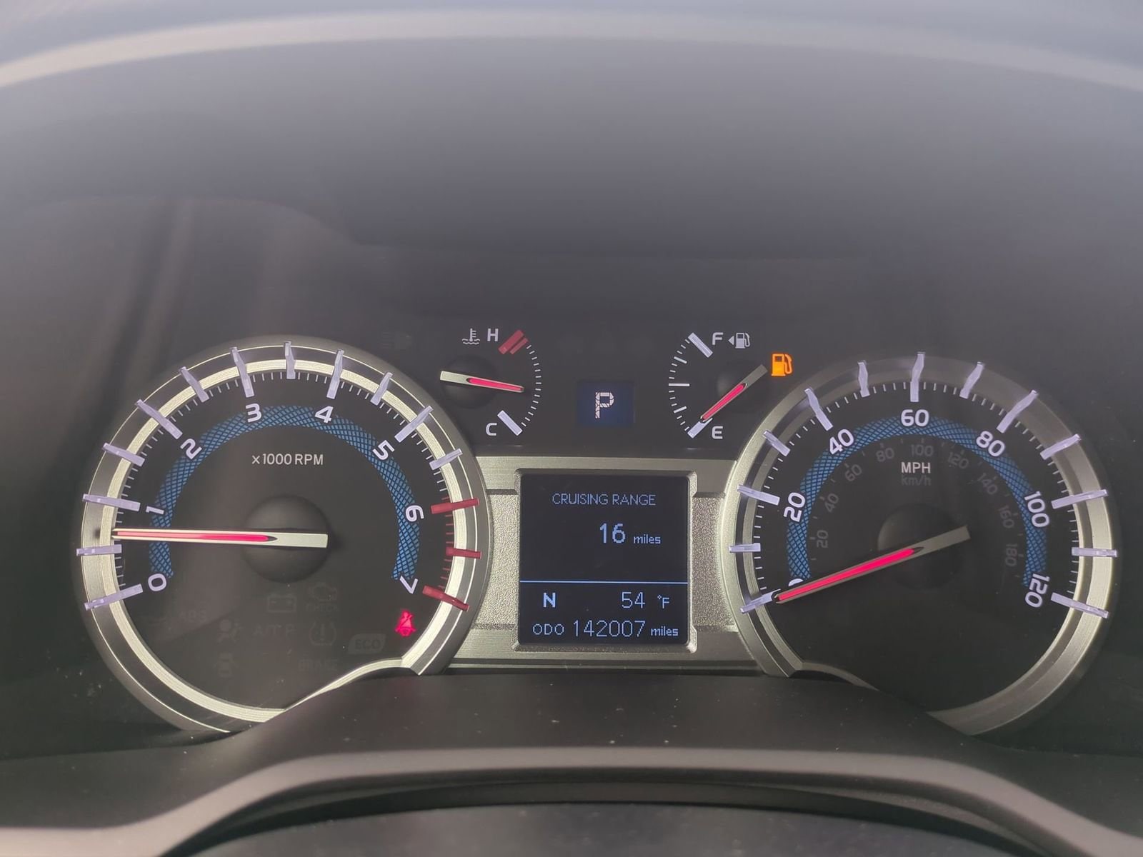 Thumbnail: 2014 Toyota 4Runner - 32