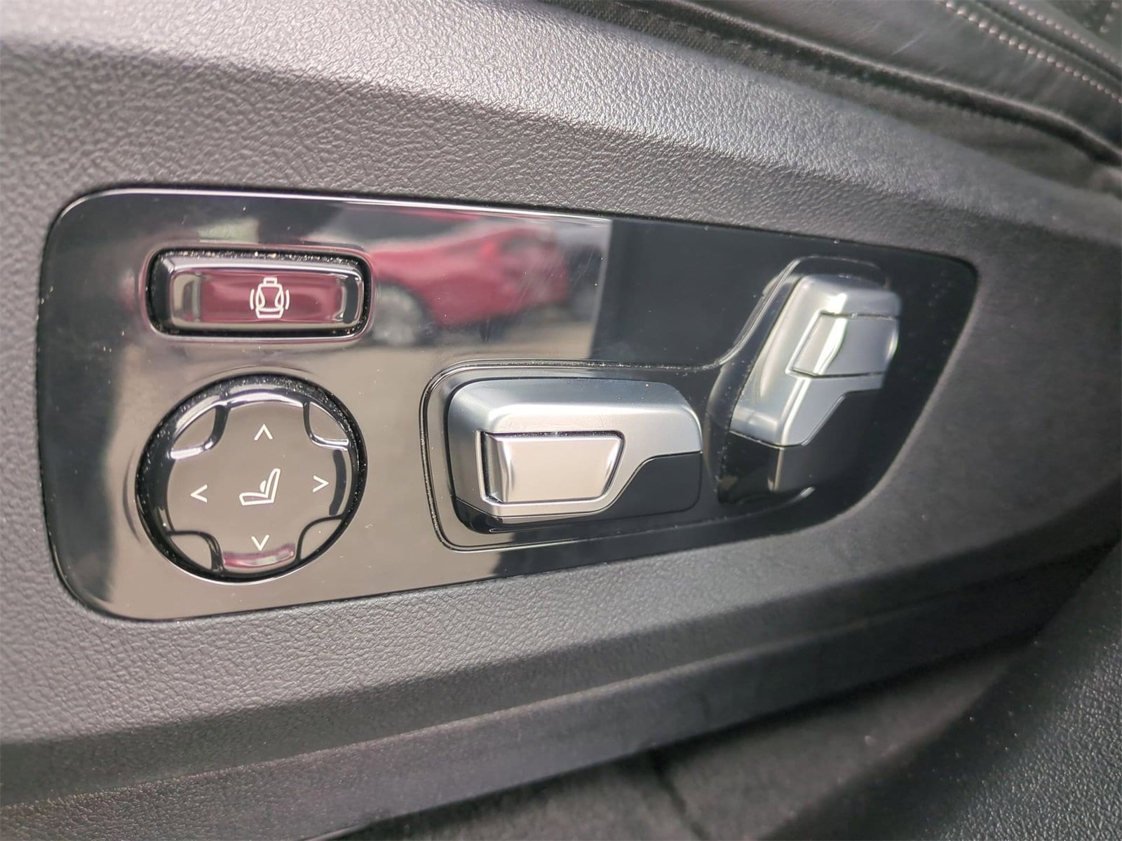 Thumbnail: 2024 BMW X7 - 17