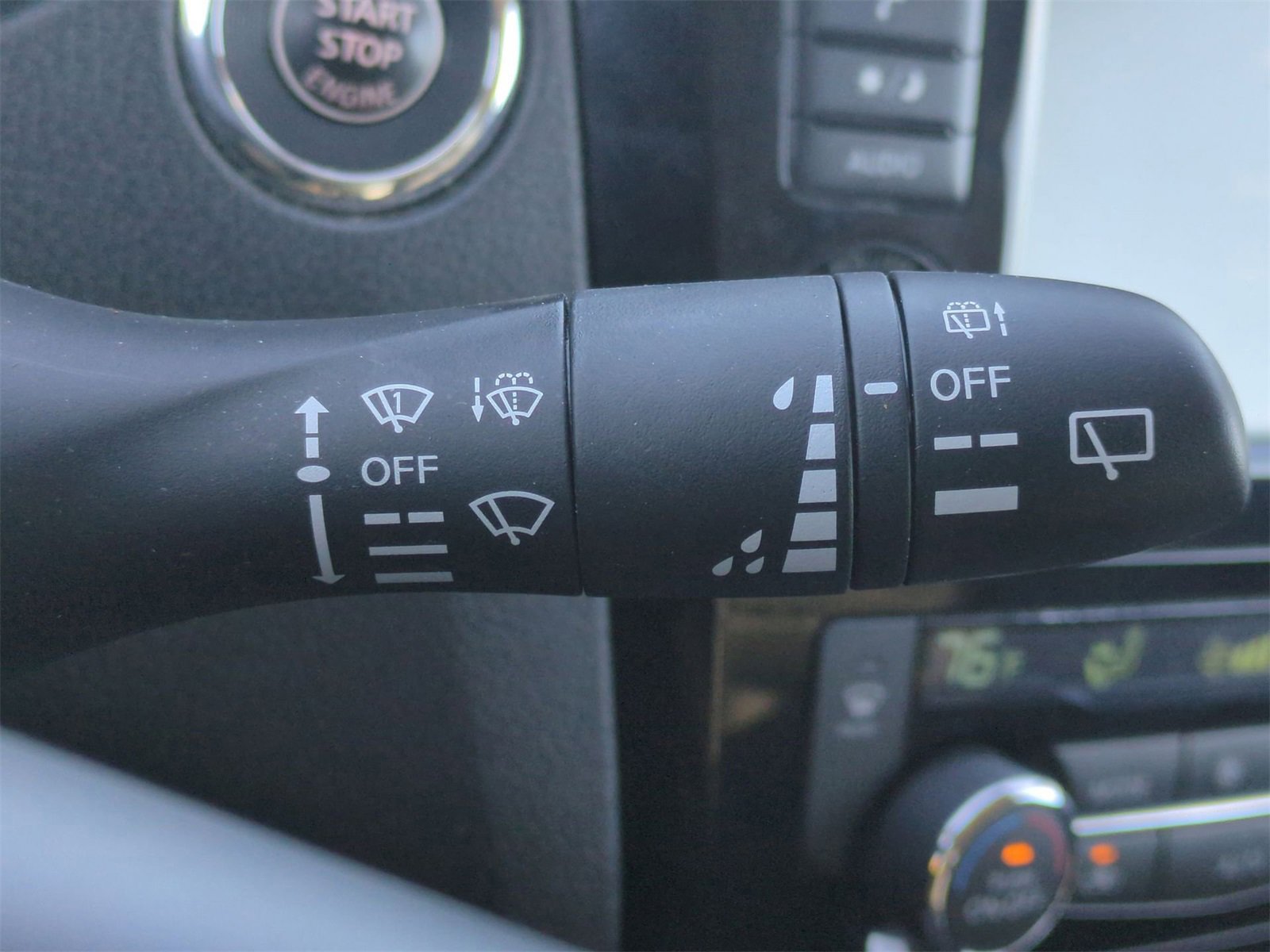 Thumbnail: 2019 Nissan Rogue - 25