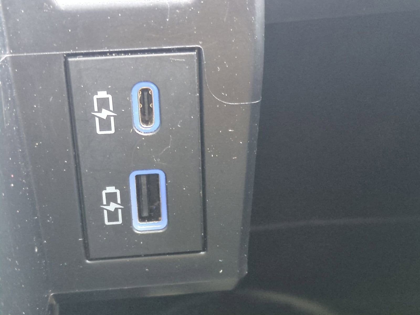 Thumbnail: 2023 Toyota Sienna - 33