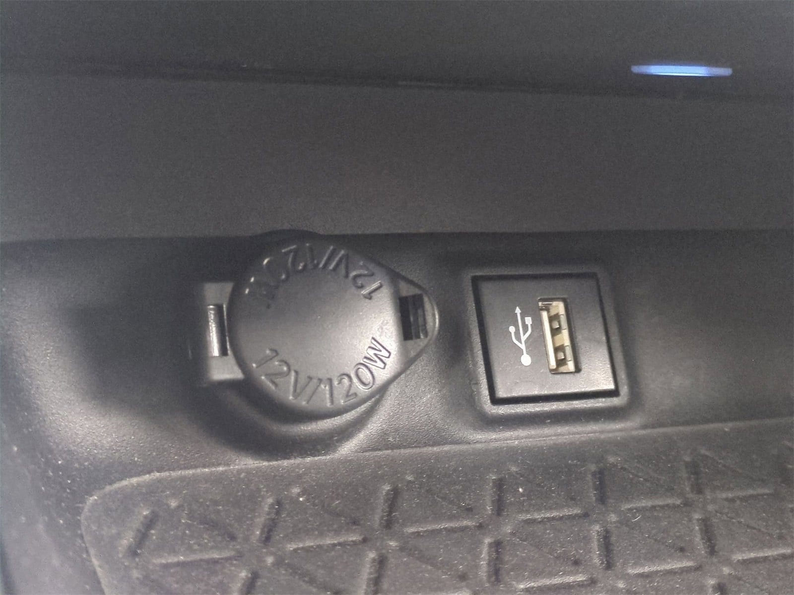 Thumbnail: 2024 Toyota RAV4 - 31