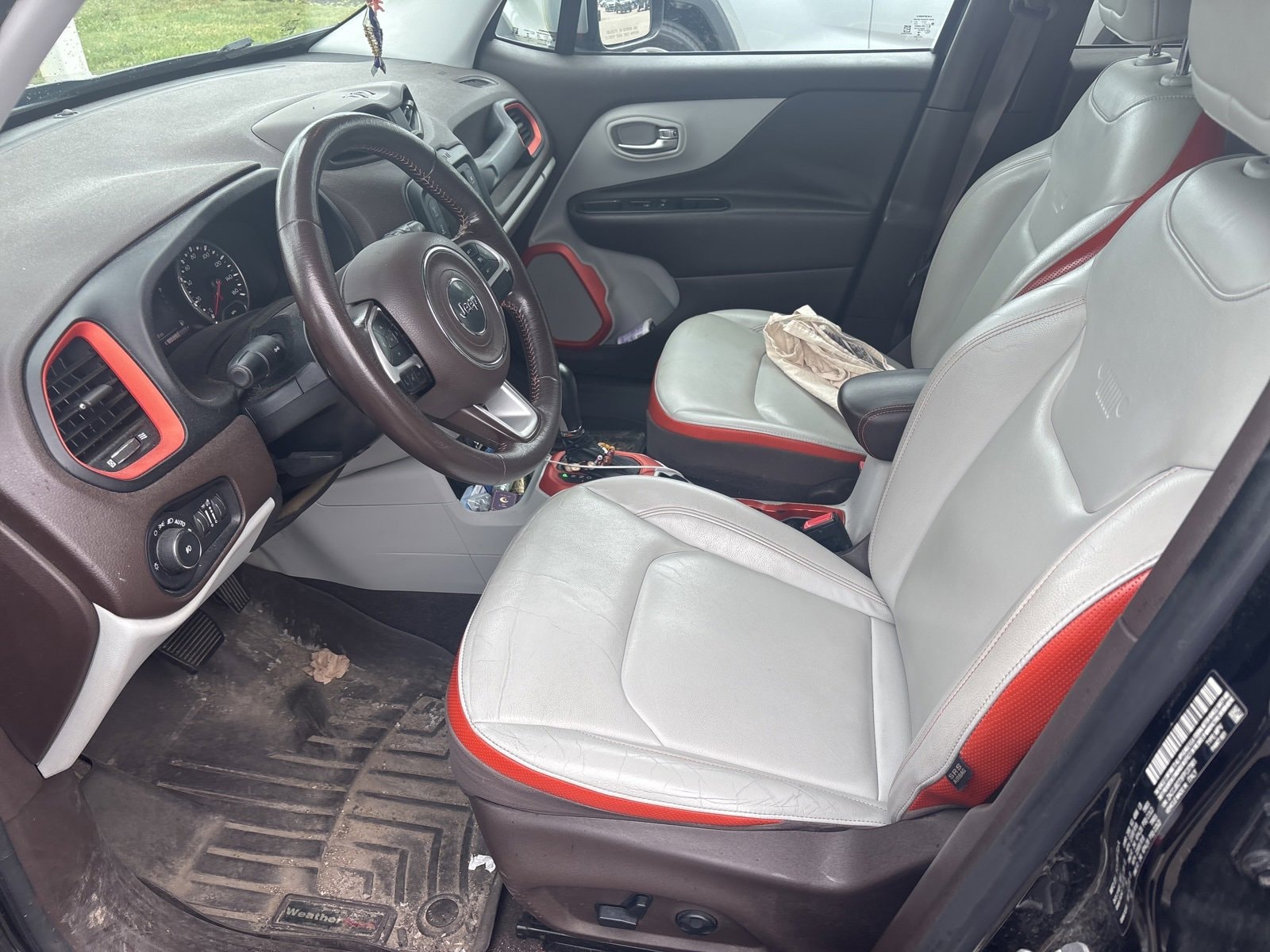 Thumbnail: 2015 Jeep Renegade - 7