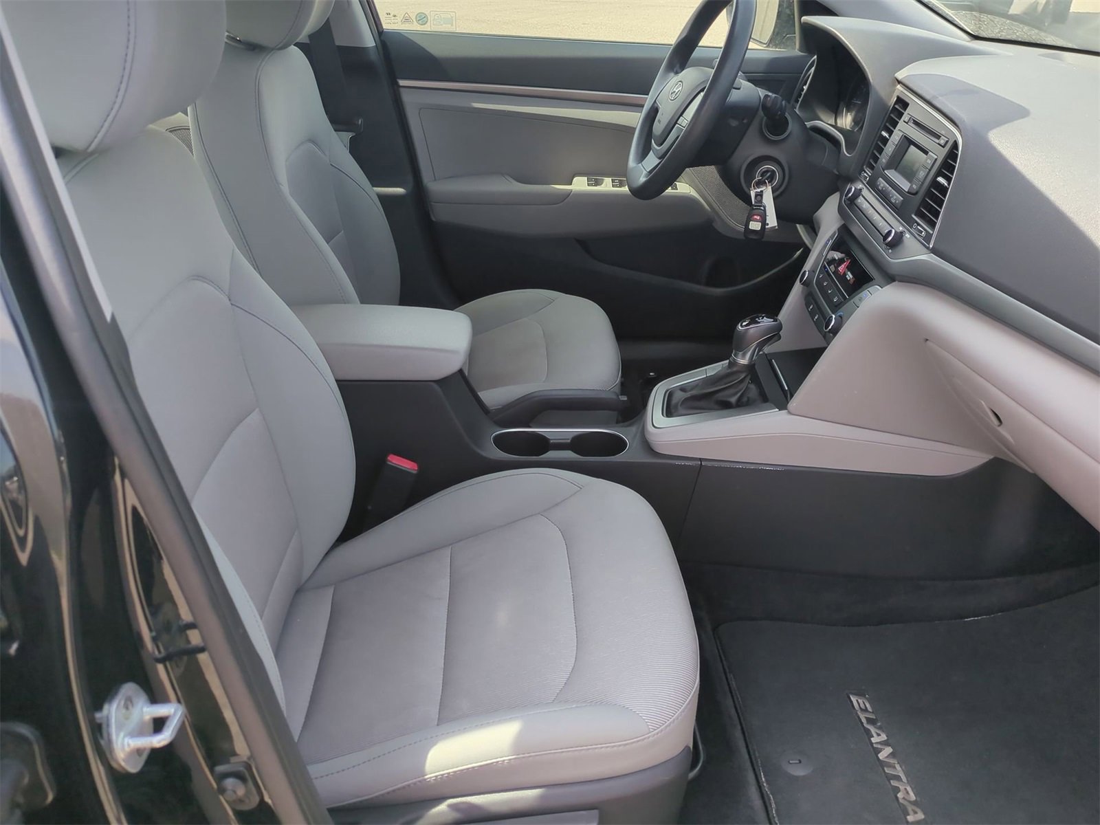 2017 Hyundai Elantra SE 21