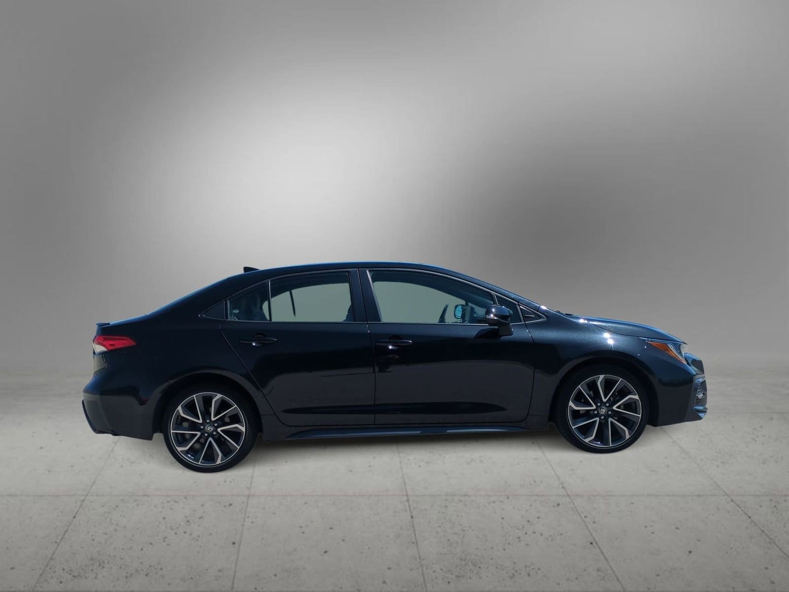 Thumbnail: 2022 Toyota Corolla - 9