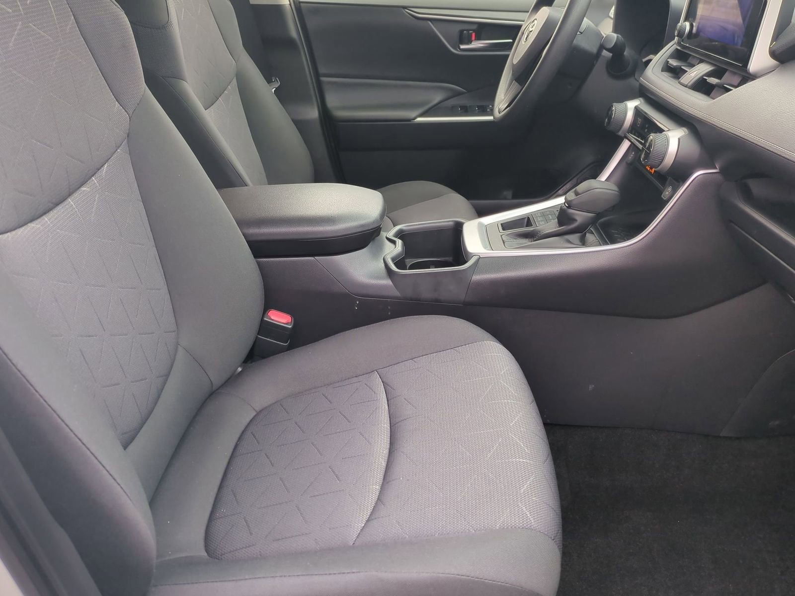 Thumbnail: 2023 Toyota RAV4 - 21