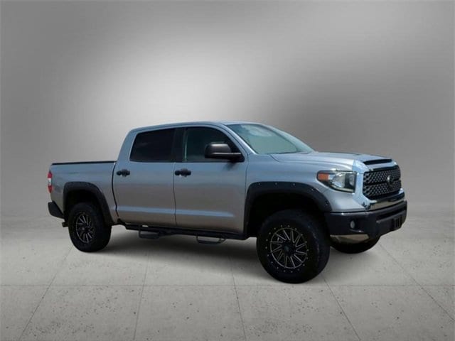 Used 2020 Toyota Tundra SR5 with VIN 5TFDY5F19LX896432 for sale in Farmington, MI