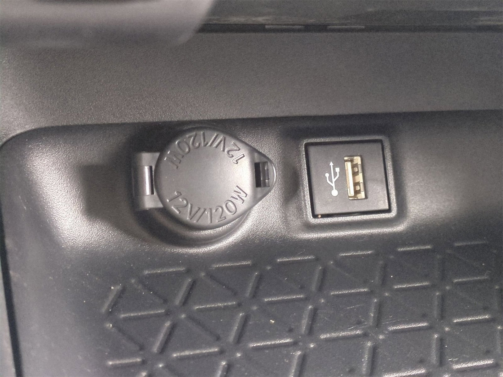 Thumbnail: 2025 Toyota RAV4 - 29