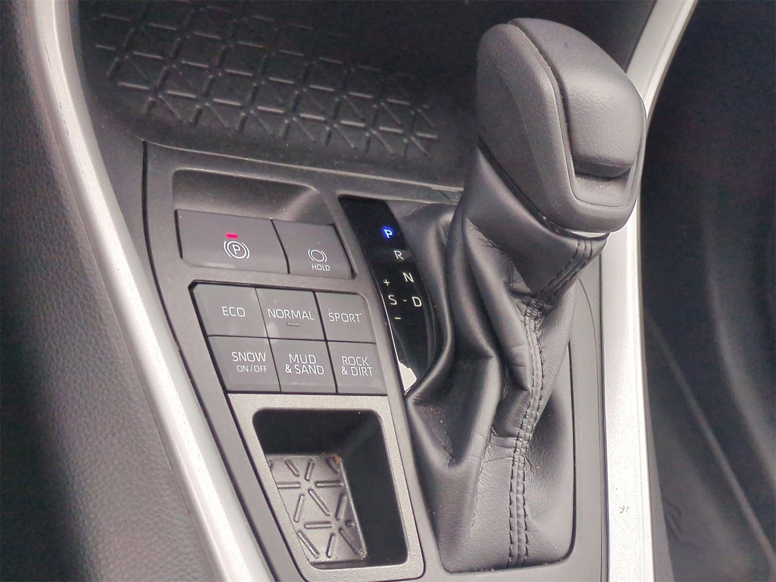 Thumbnail: 2023 Toyota RAV4 - 32