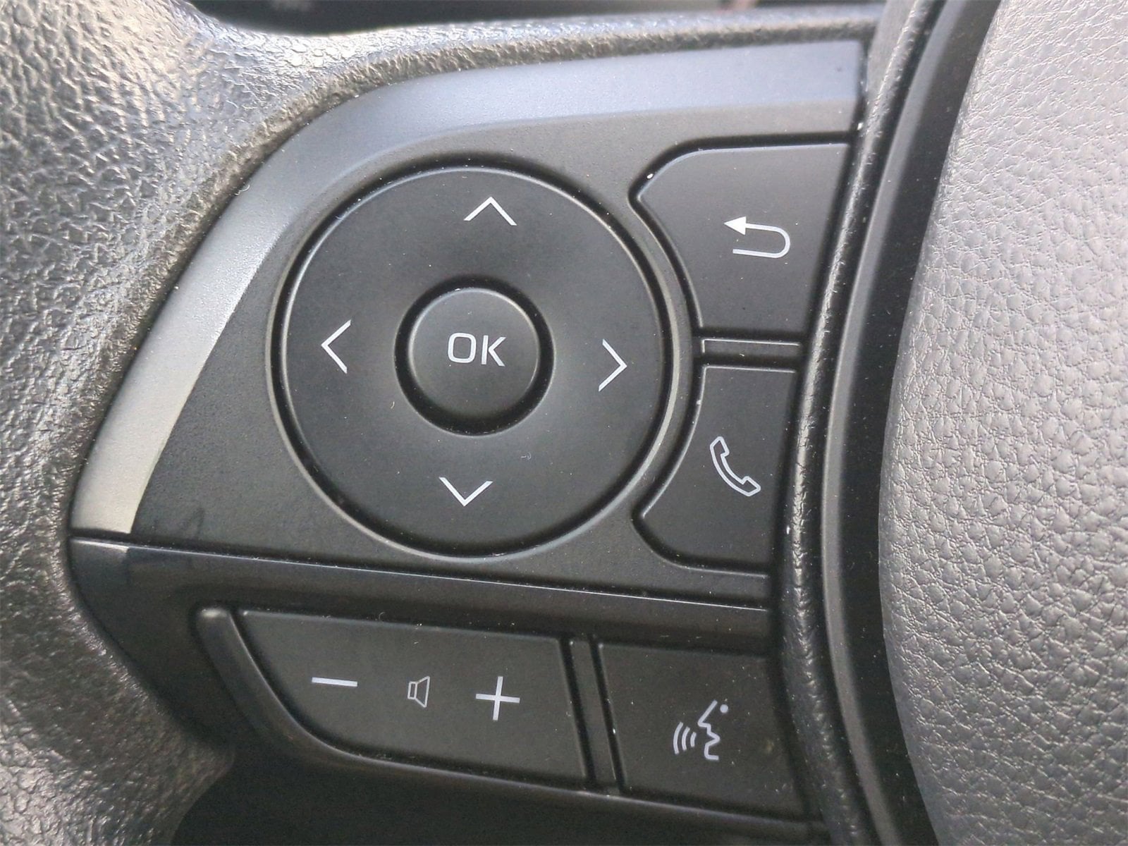 Thumbnail: 2025 Toyota RAV4 - 23