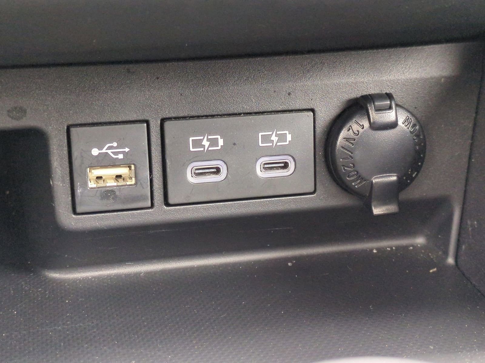 Thumbnail: 2023 Toyota Highlander - 32