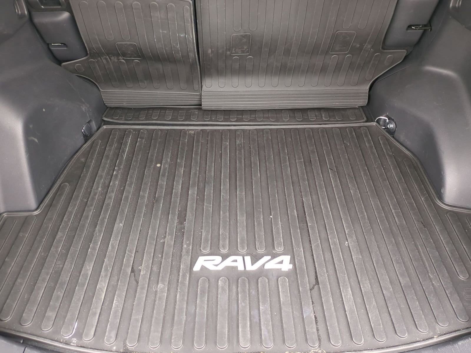 Thumbnail: 2023 Toyota RAV4 - 31