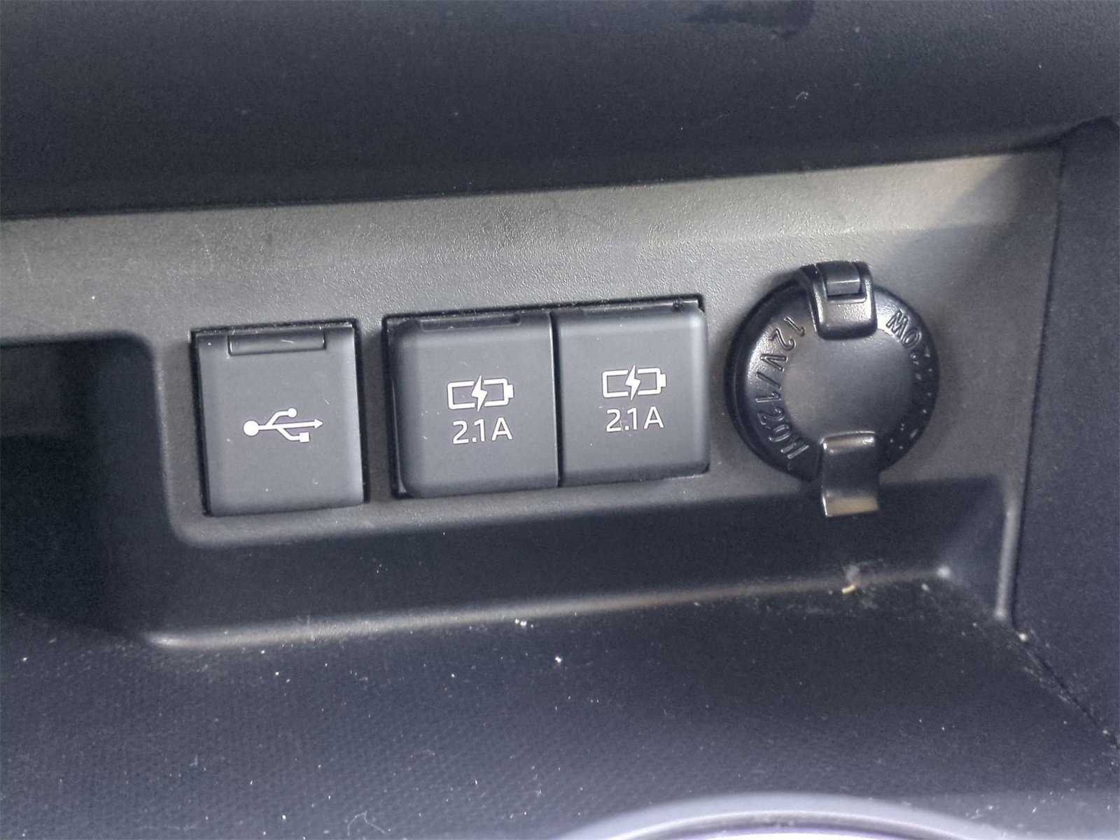 Thumbnail: 2021 Toyota Highlander - 32