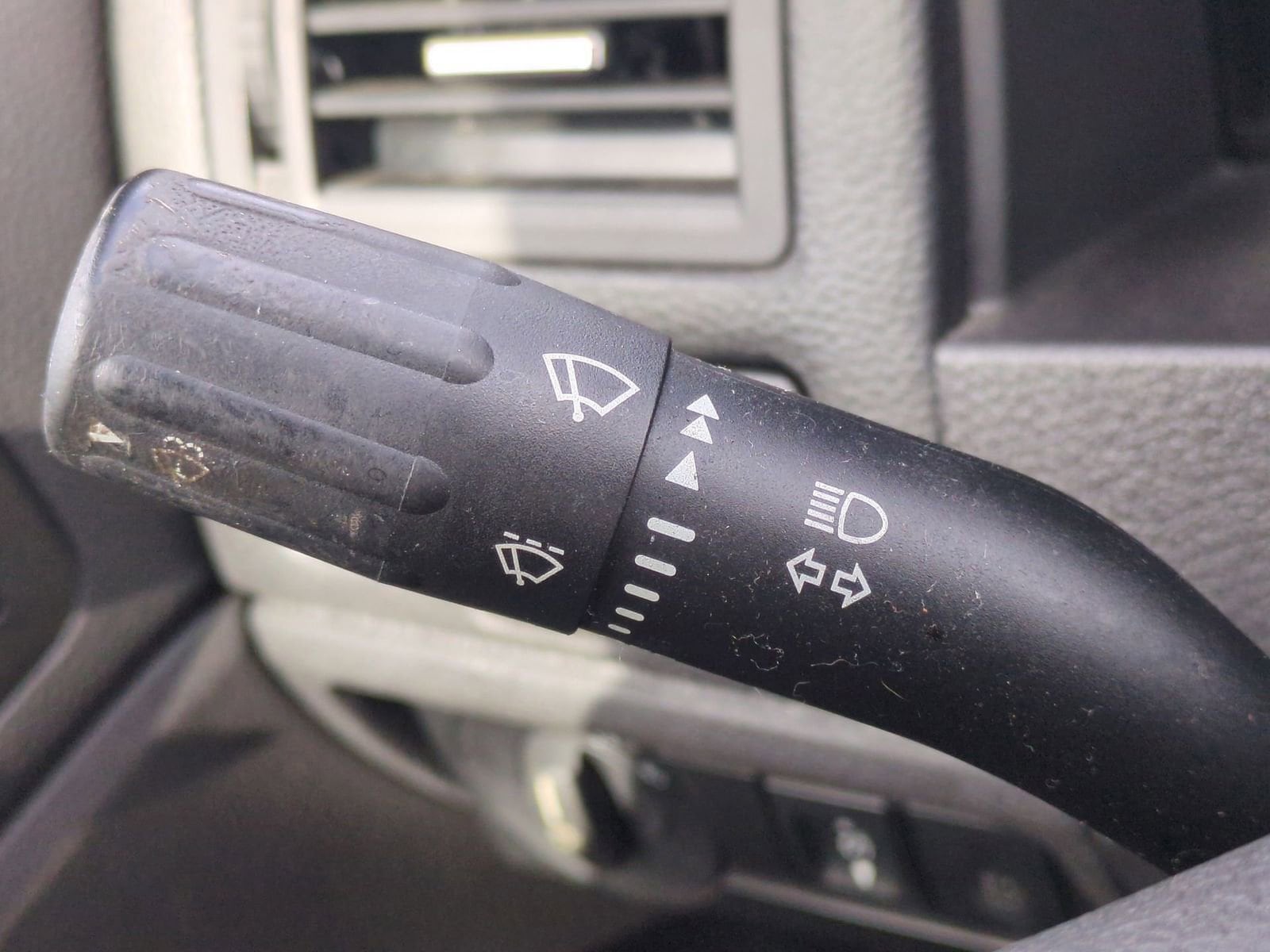 Thumbnail: 2010 Mercury Milan - 26