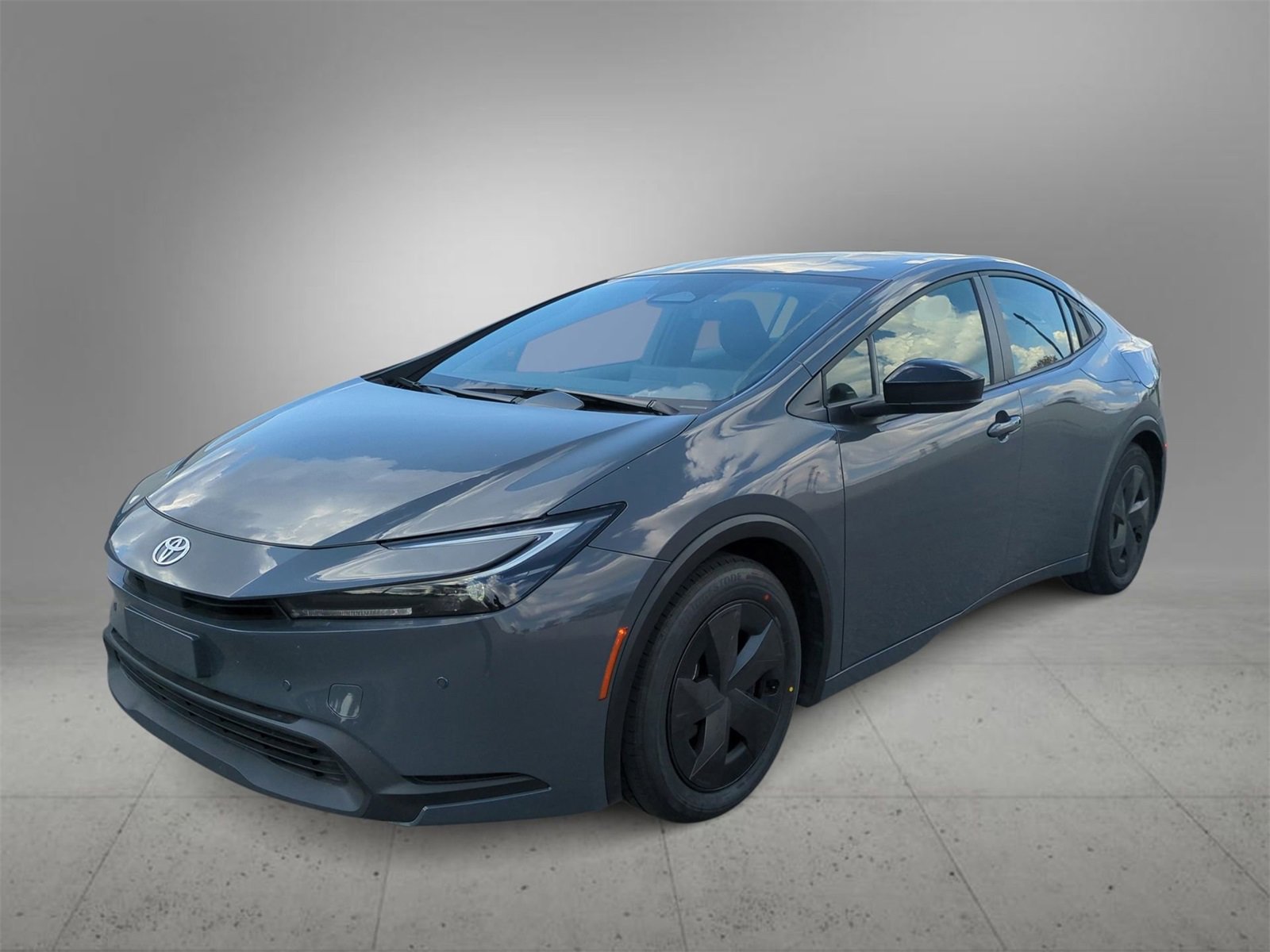 2024 Toyota Prius LE photo 4