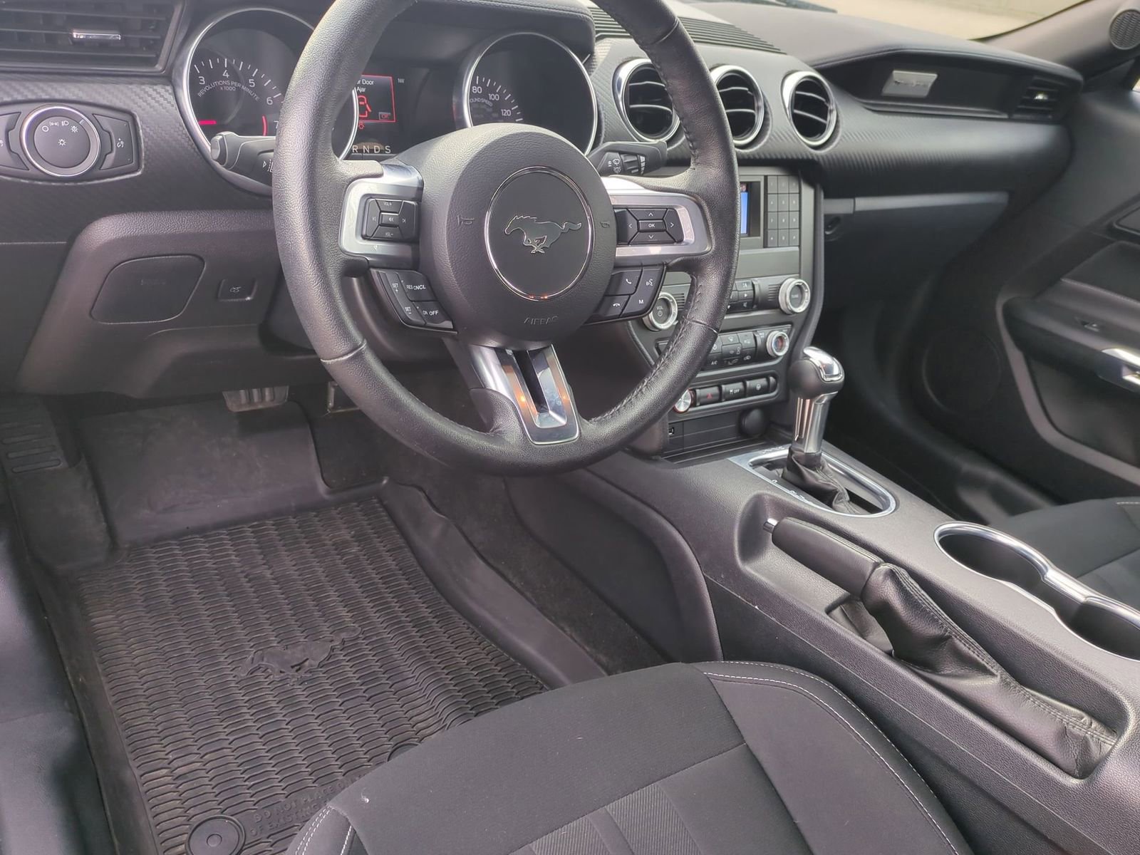 Thumbnail: 2022 Ford Mustang - 10