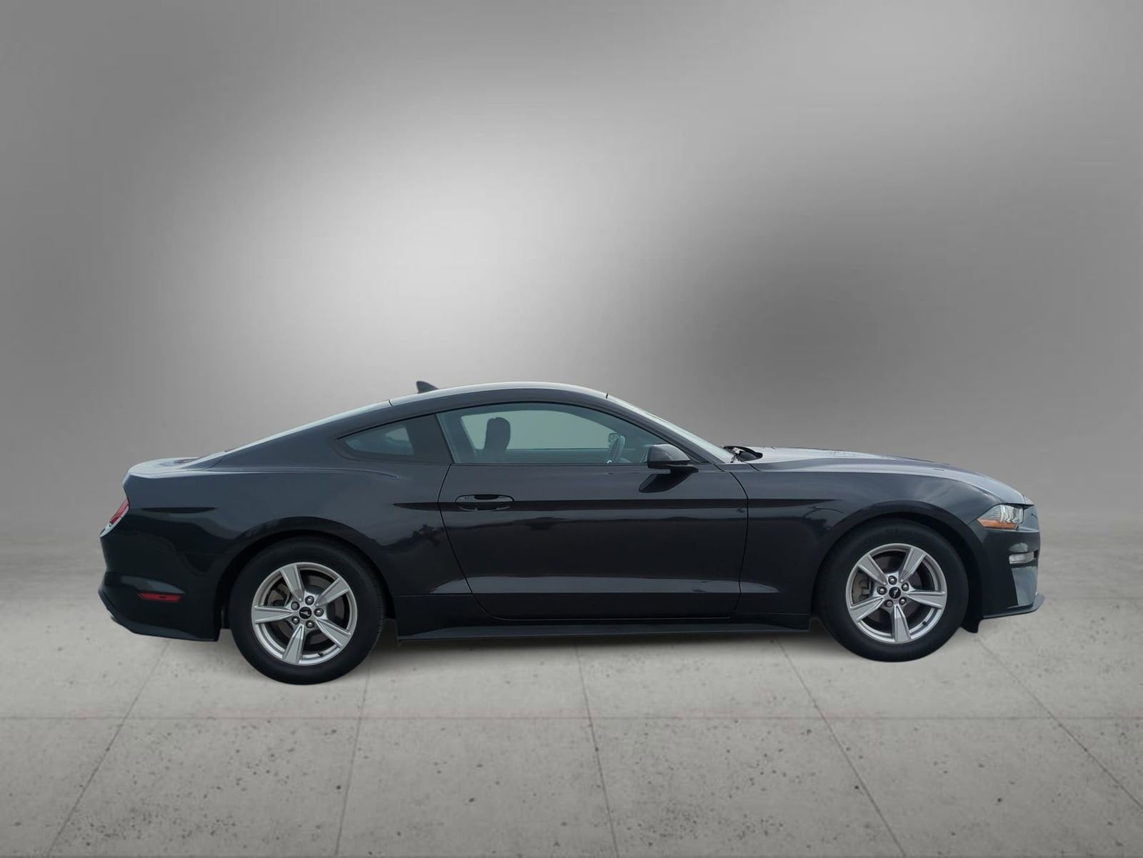 Thumbnail: 2022 Ford Mustang - 9